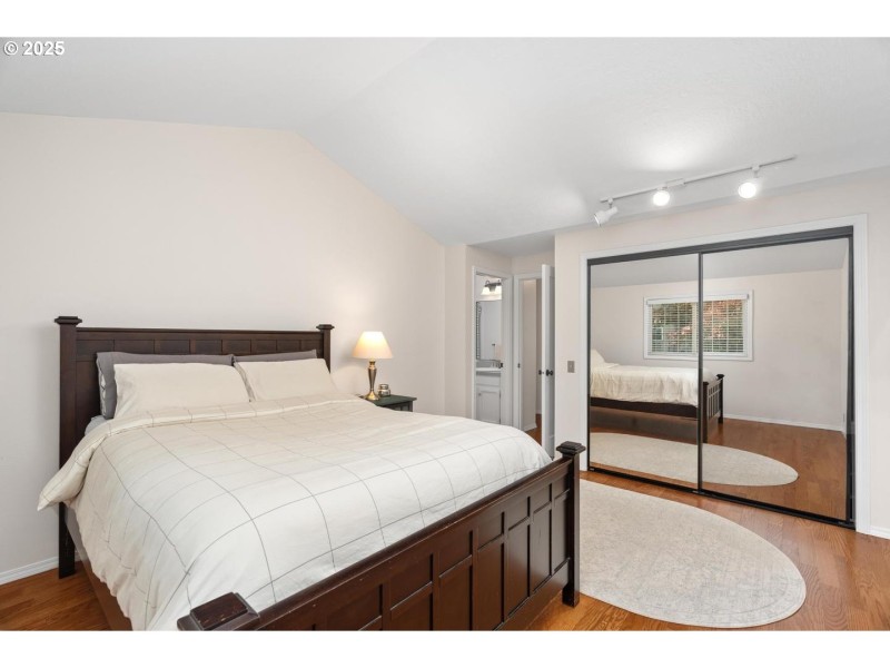 Bedroom, Primary