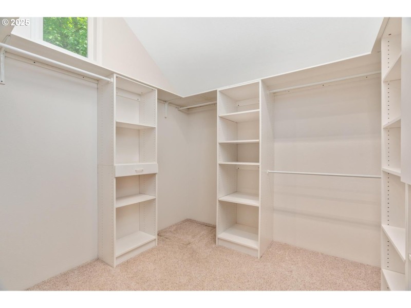 Bedroom, Primary