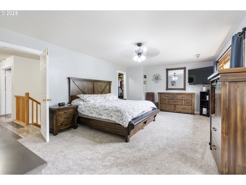 Bedroom, Primary