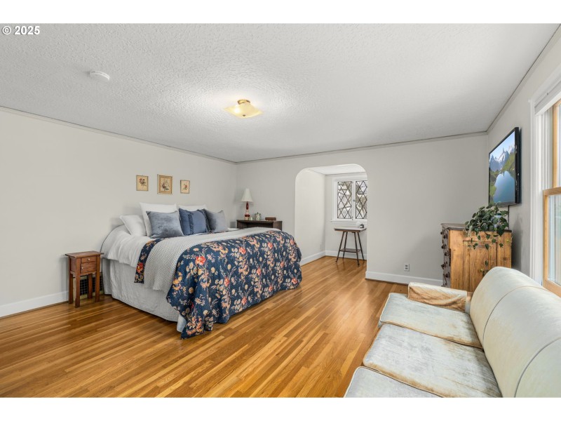 Bedroom, Primary