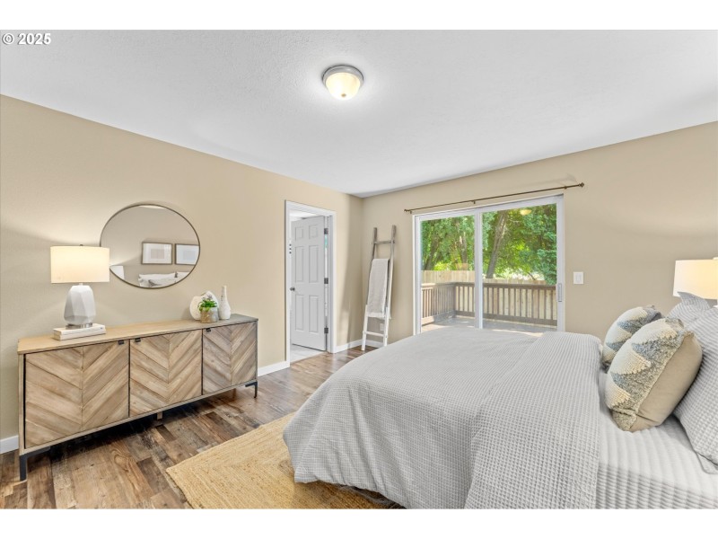 Bedroom, Primary