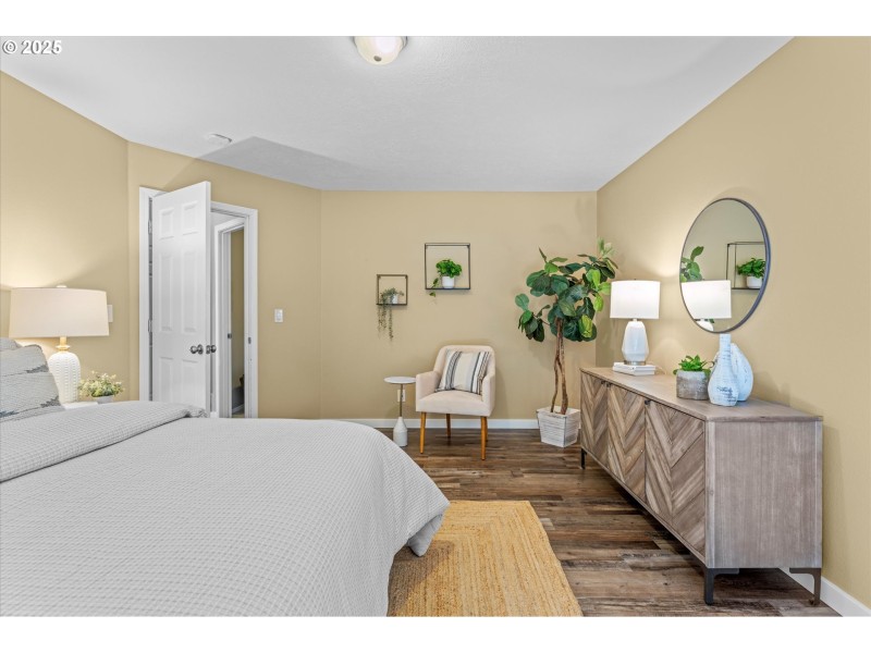 Bedroom, Primary