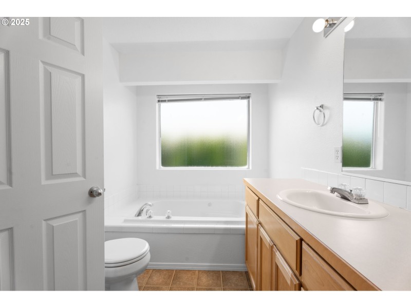 Owner's Suite Bathroom