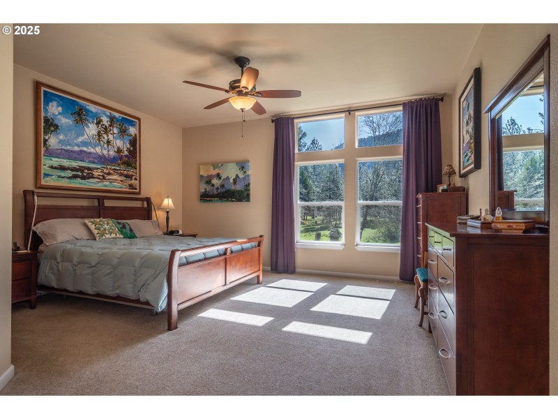 Bedroom, Primary
