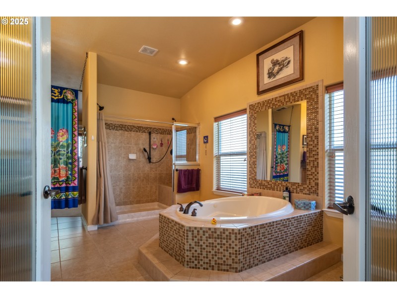 Bathroom, Attached