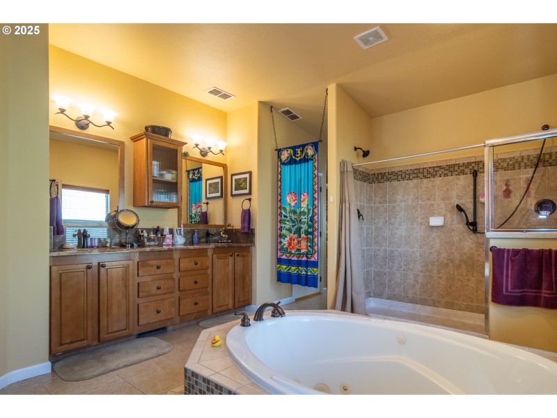 Bathroom, Attached