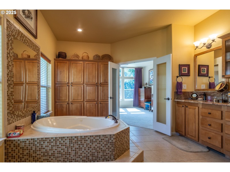 Bathroom, Attached