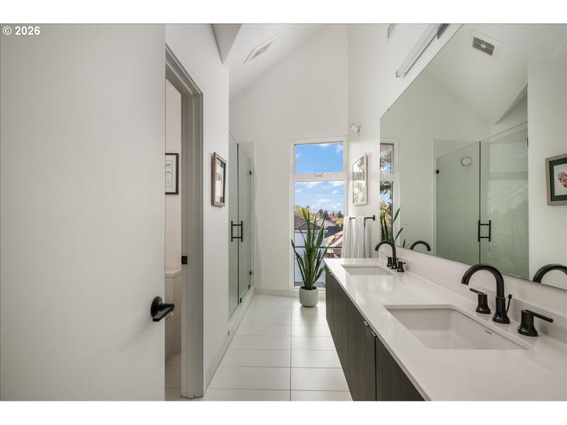 Owner's Suite Bathroom