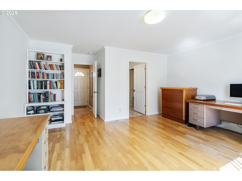 Bedroom, Primary