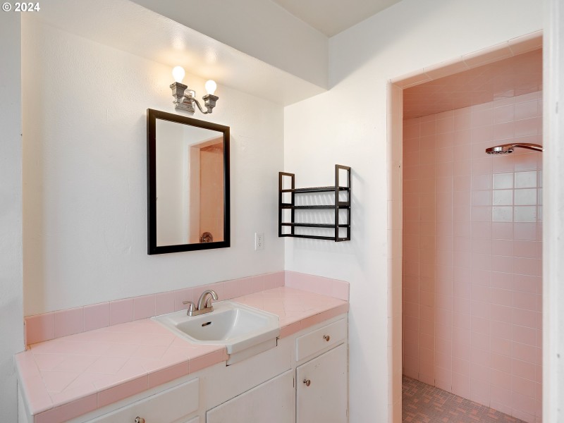 Bathroom, Attached