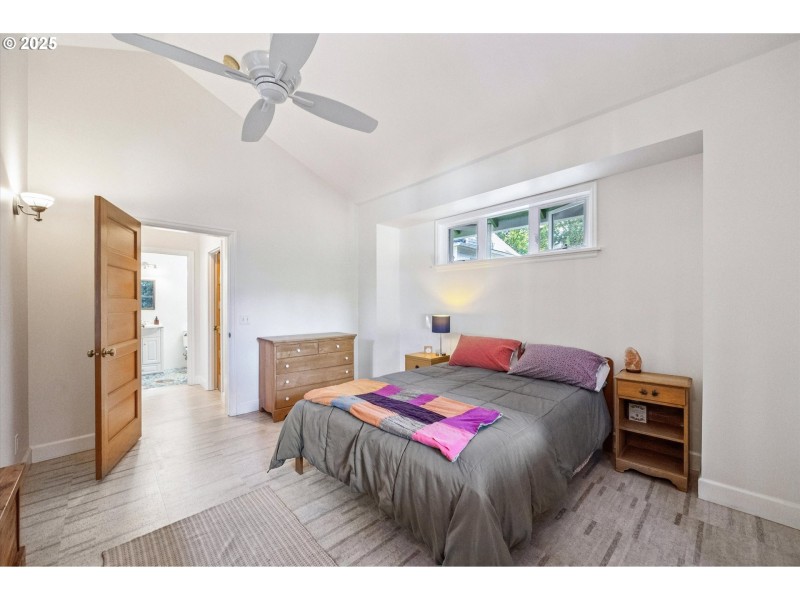 Bedroom, Primary