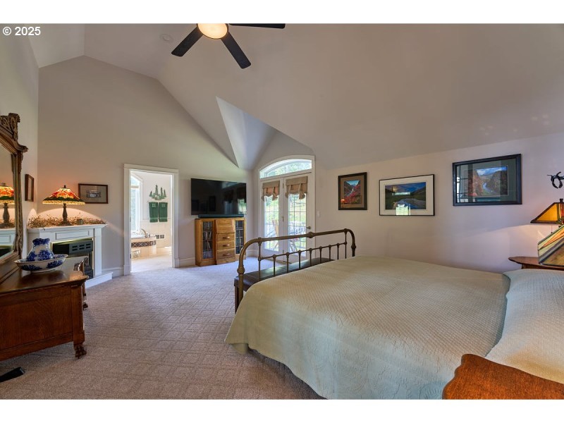 Bedroom, Primary