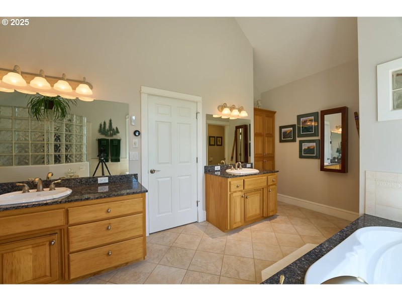 Bathroom, Attached