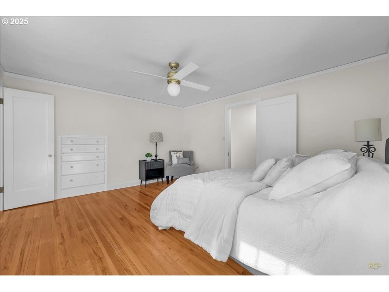 Bedroom, Primary