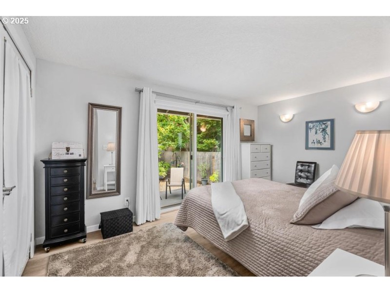 Bedroom, Primary