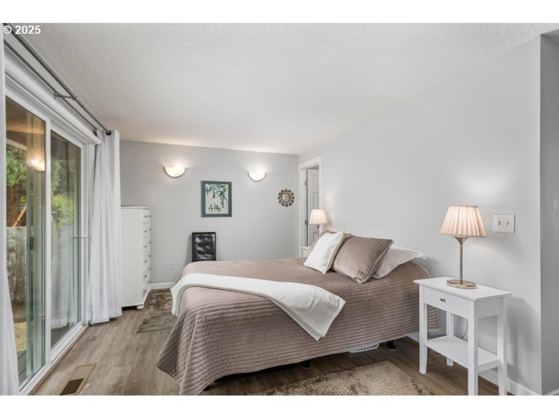 Bedroom, Primary