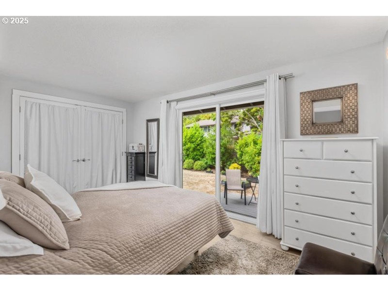 Bedroom, Primary