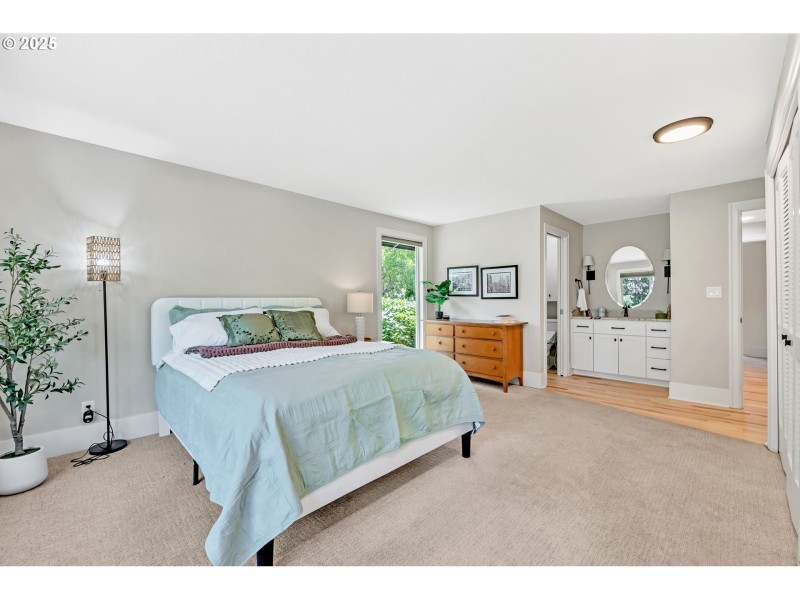 Bedroom, Primary