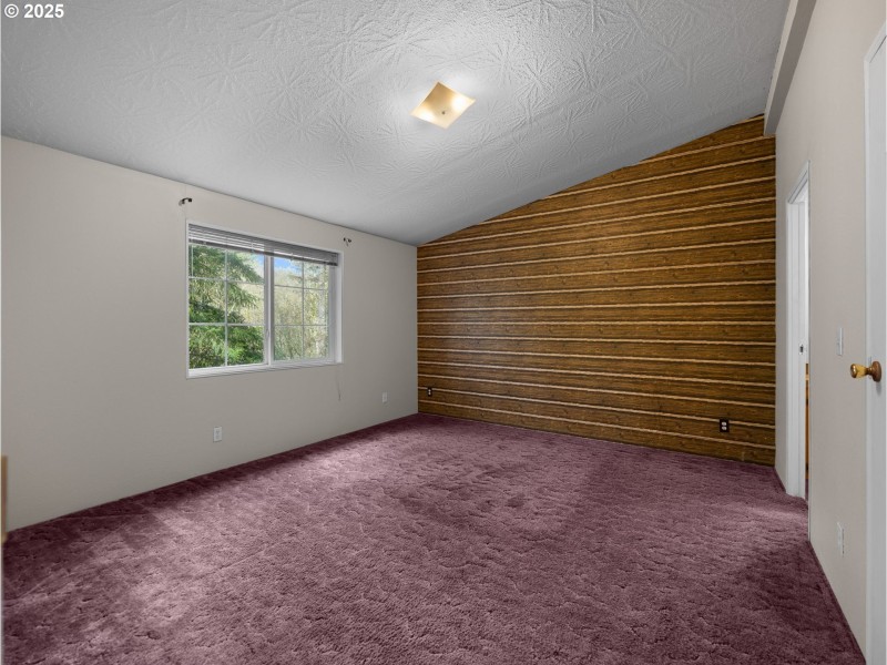 Bedroom, Primary