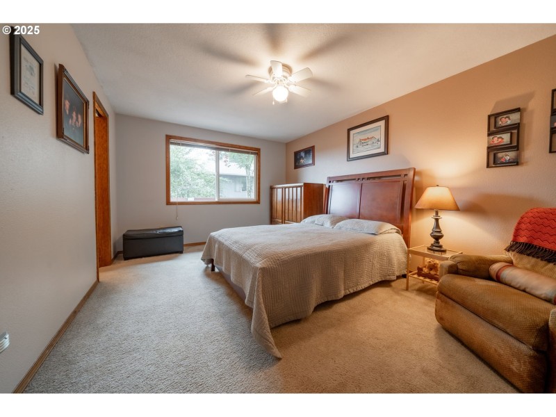 Bedroom, Primary