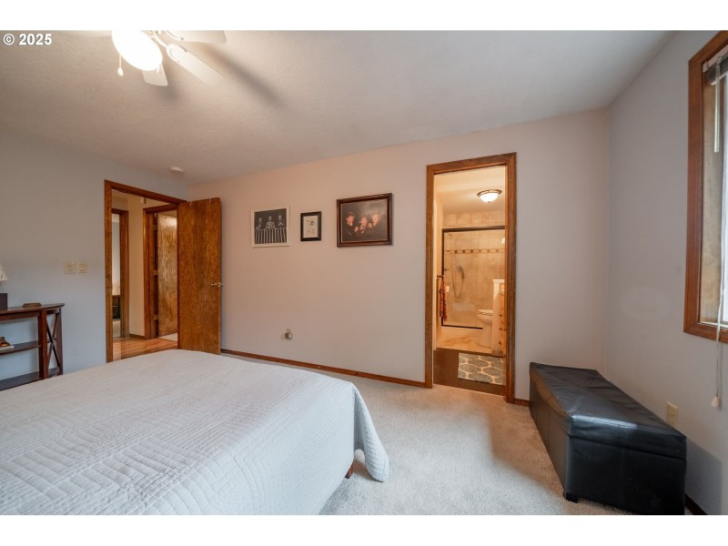 Bedroom, Primary