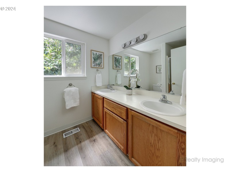 Bathroom, Attached