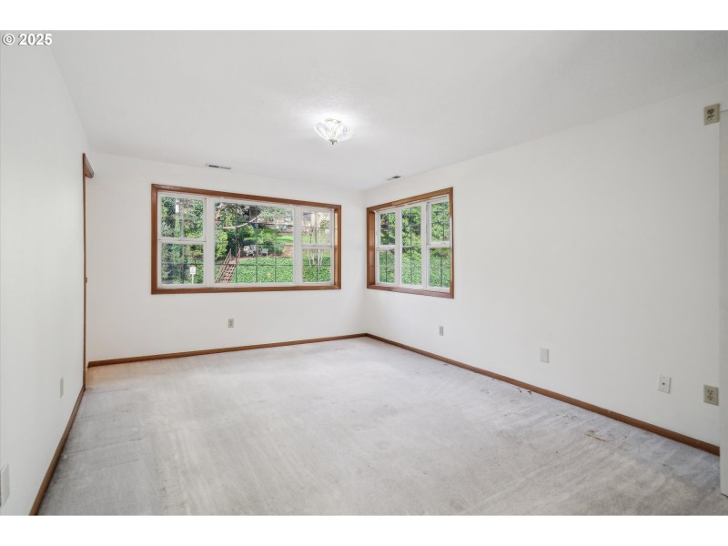Bedroom, Primary