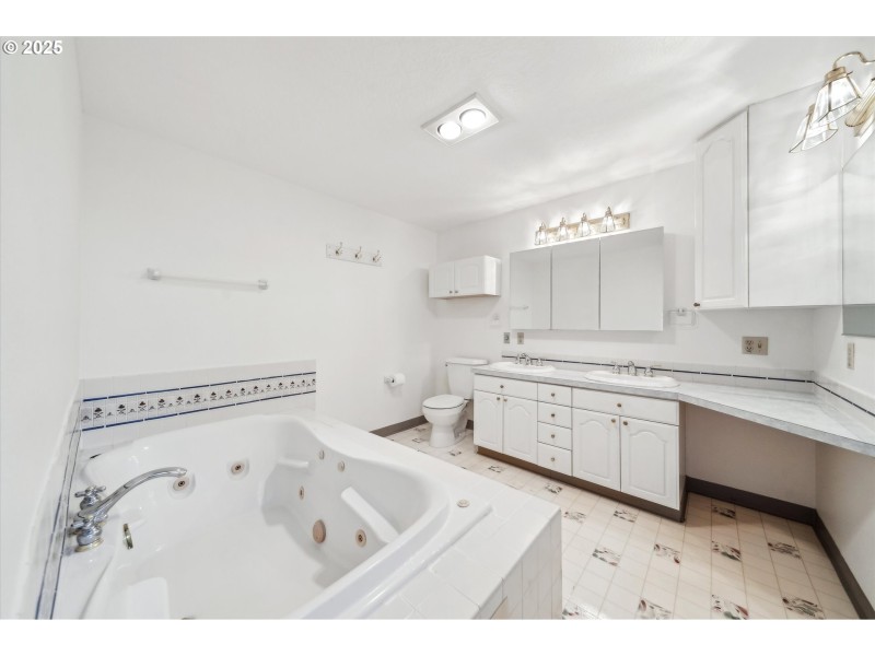 Bathroom, Attached