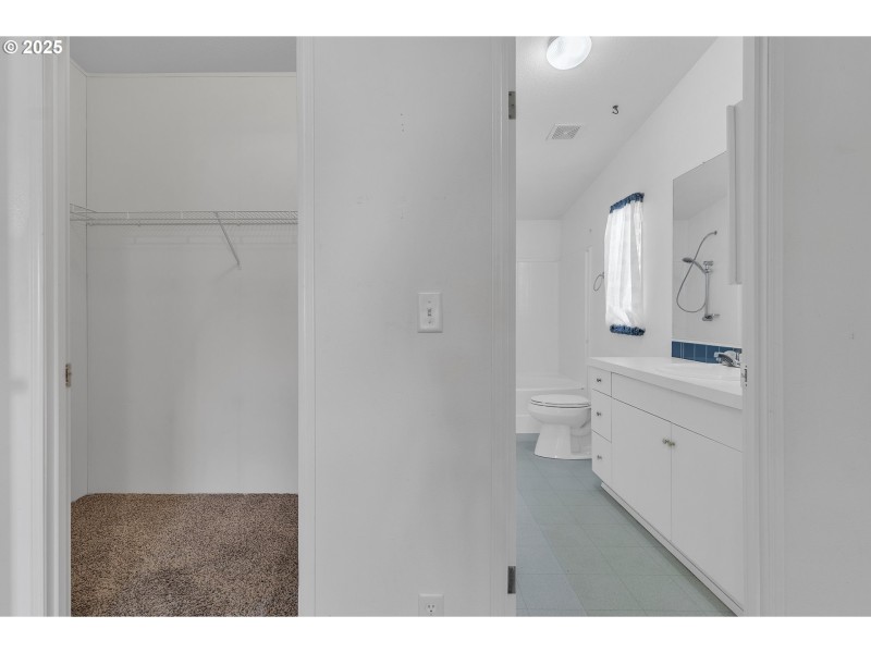 Bathroom, Attached