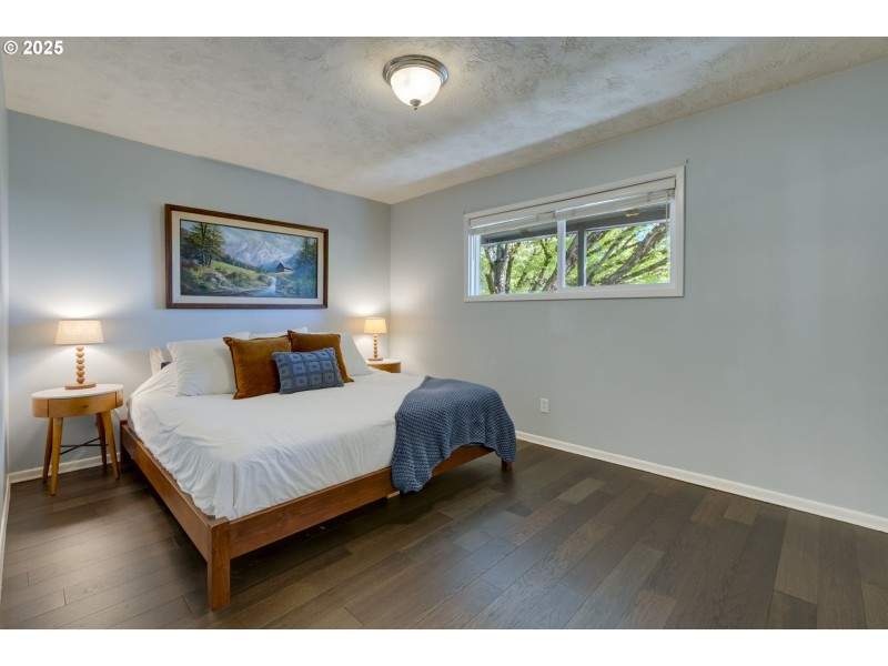 Bedroom, Primary