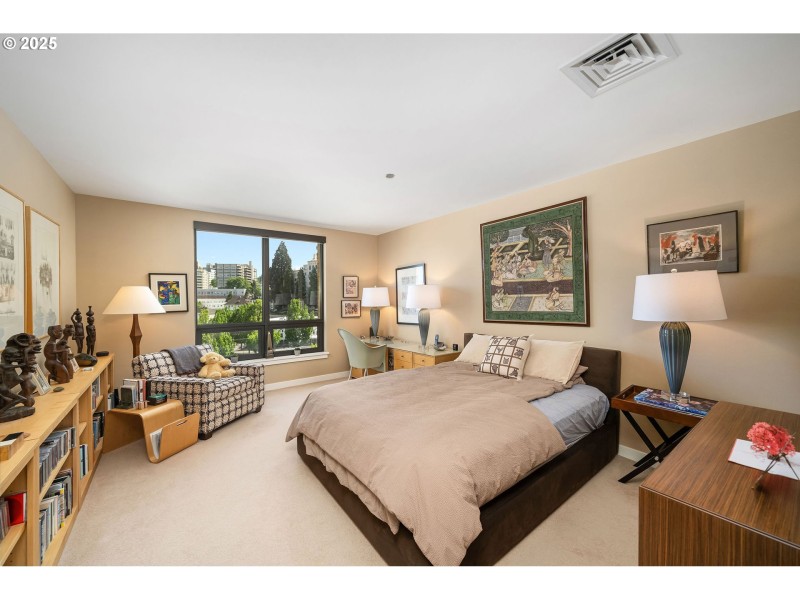 Bedroom, Primary