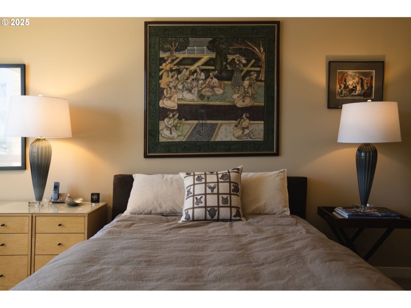 Bedroom, Primary