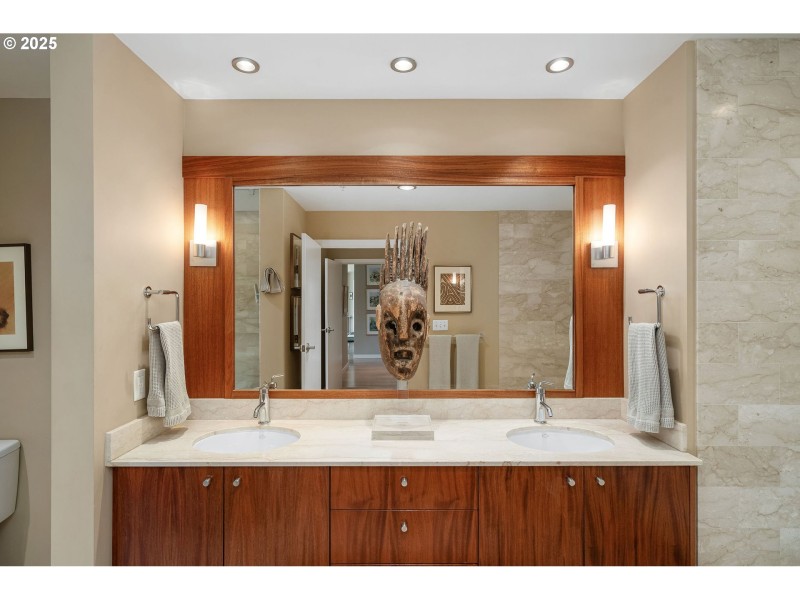 Bathroom, Attached