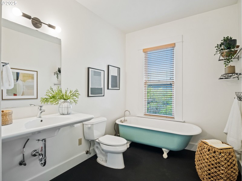 Bathroom, Attached