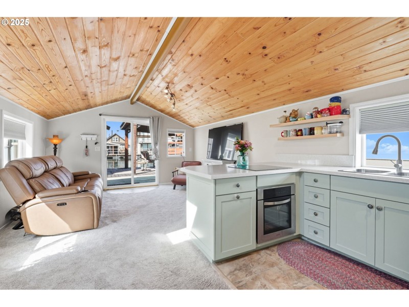 Kitchen/Living Room
