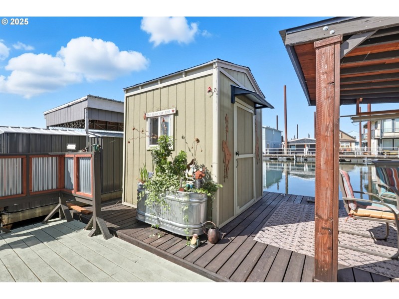 Shed