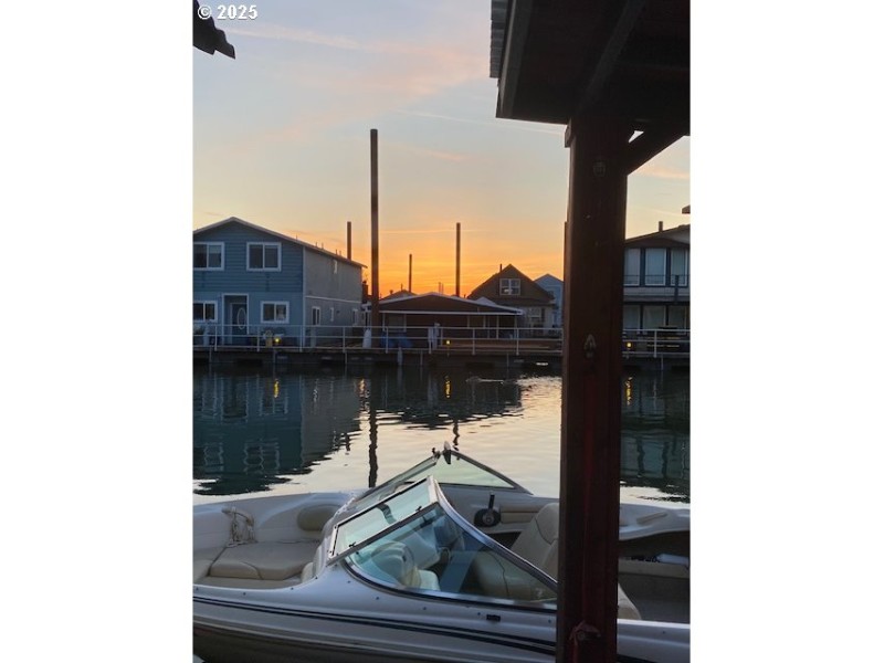 Dock