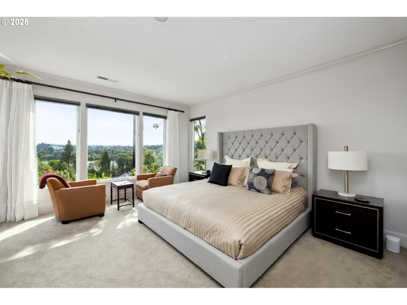 Bedroom, Primary