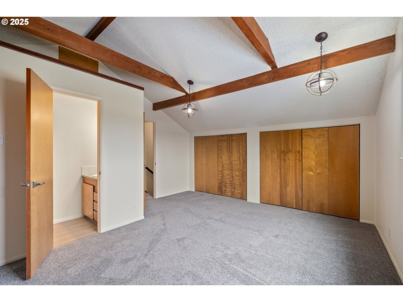 Bedroom, Primary