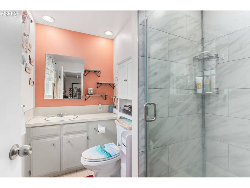 Bathroom, Attached