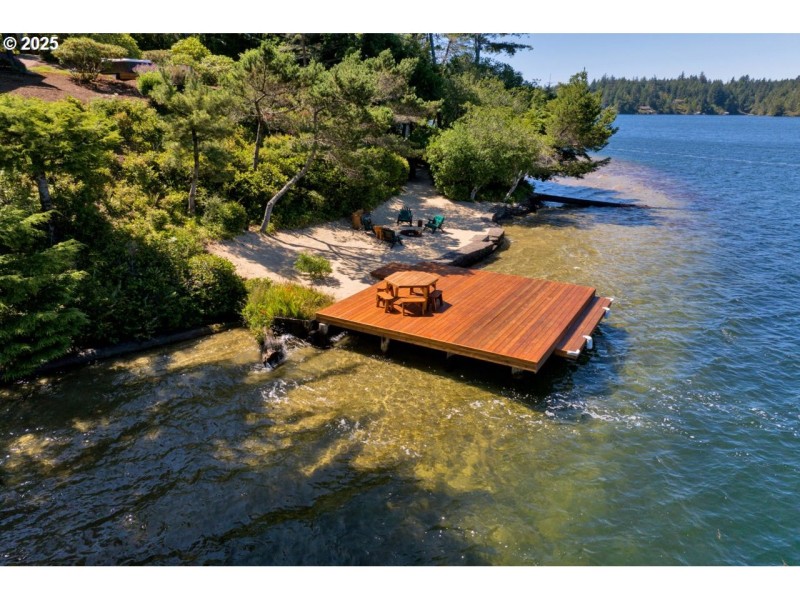 Dock
