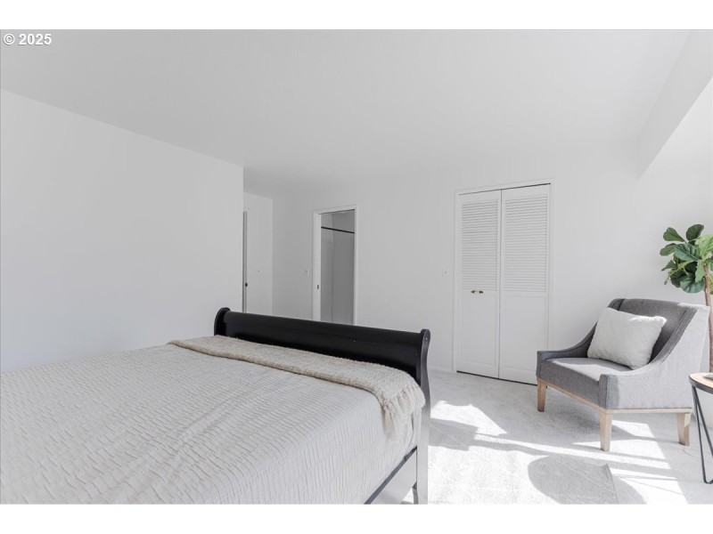 Bedroom, Primary