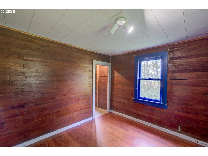 Bedroom, Primary