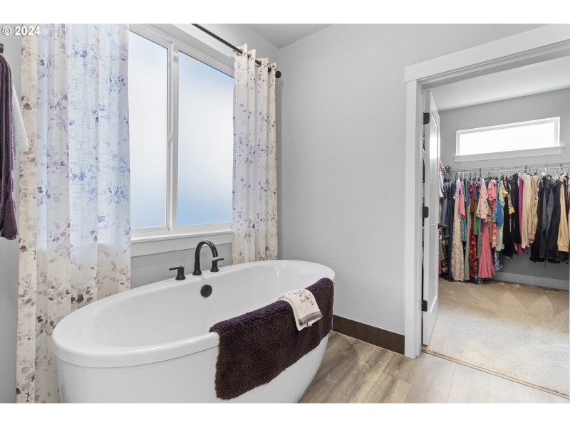 Bathroom, Attached
