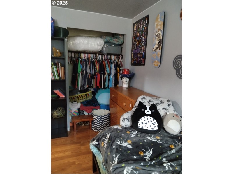 Bedroom, Primary
