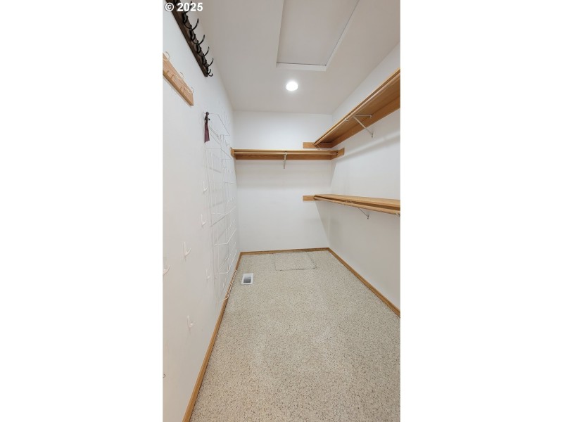 Bedroom, Primary