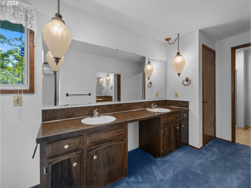 Bathroom, Attached
