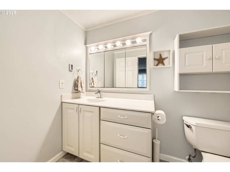 Bathroom, Attached