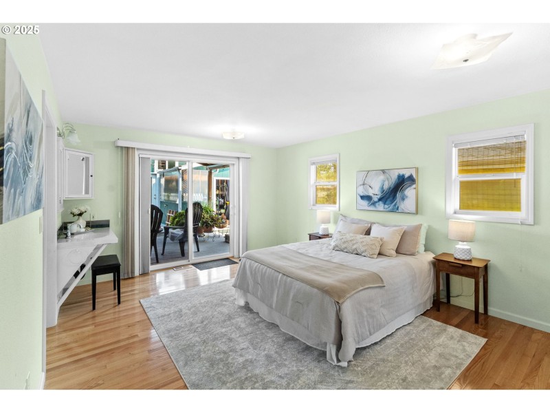 Bedroom, Primary