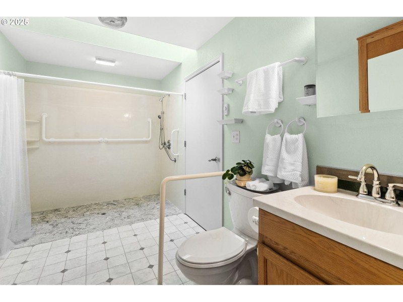 Bathroom, Attached